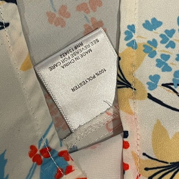 ~ ModCloth Sm Blouse Sleeveless Vneck Floral/Dinos/UFOs/Planets/Rockets Ltweight - Picture 14 of 14